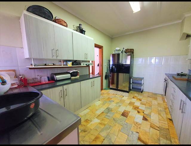 3 BEDROOM HOUSE TO LET IN RICHMOND ESTATE